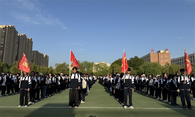宿州二中“爱我国防 强国有我”赴军营拉练活动圆满完成