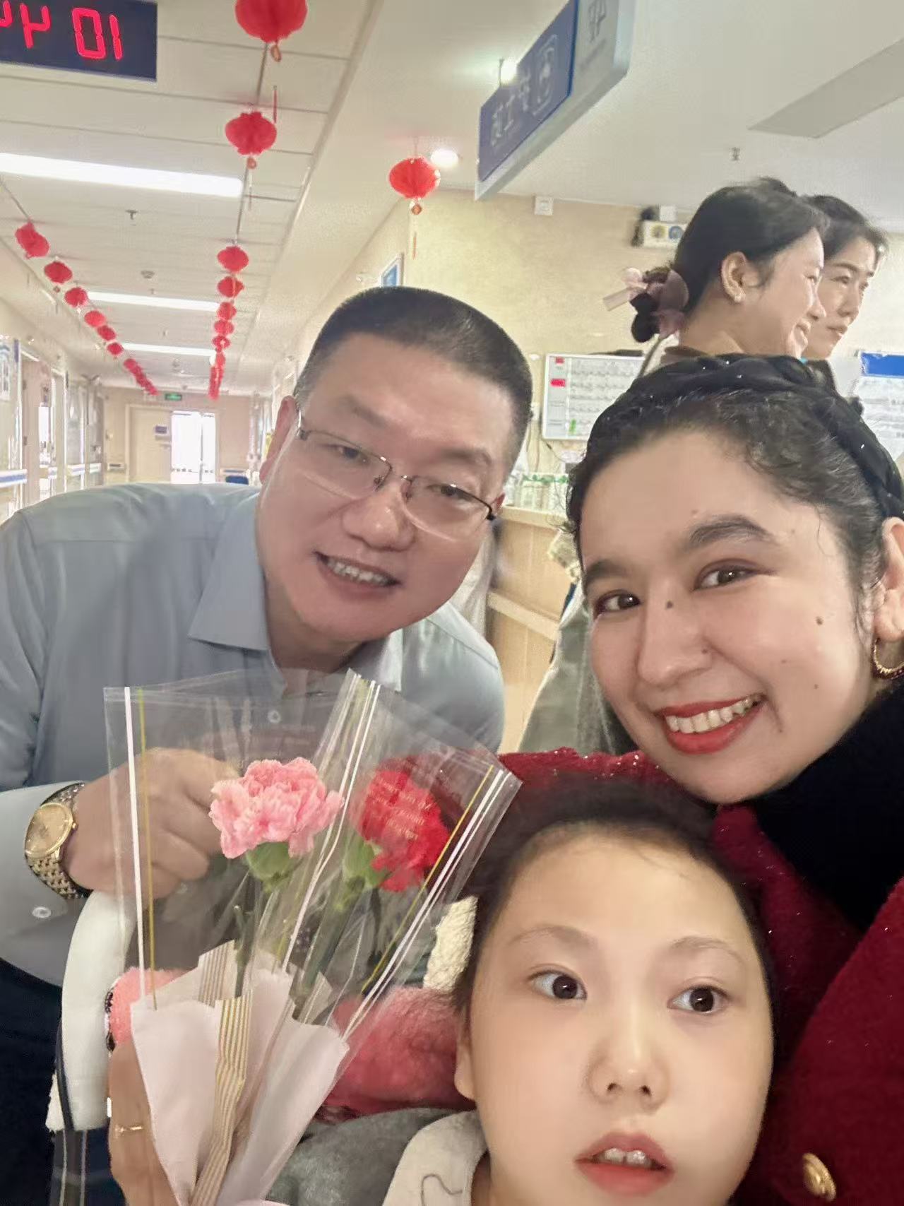 情暖童心护成长 政协委员携爱心人士慰问在皖康复脑瘫患儿