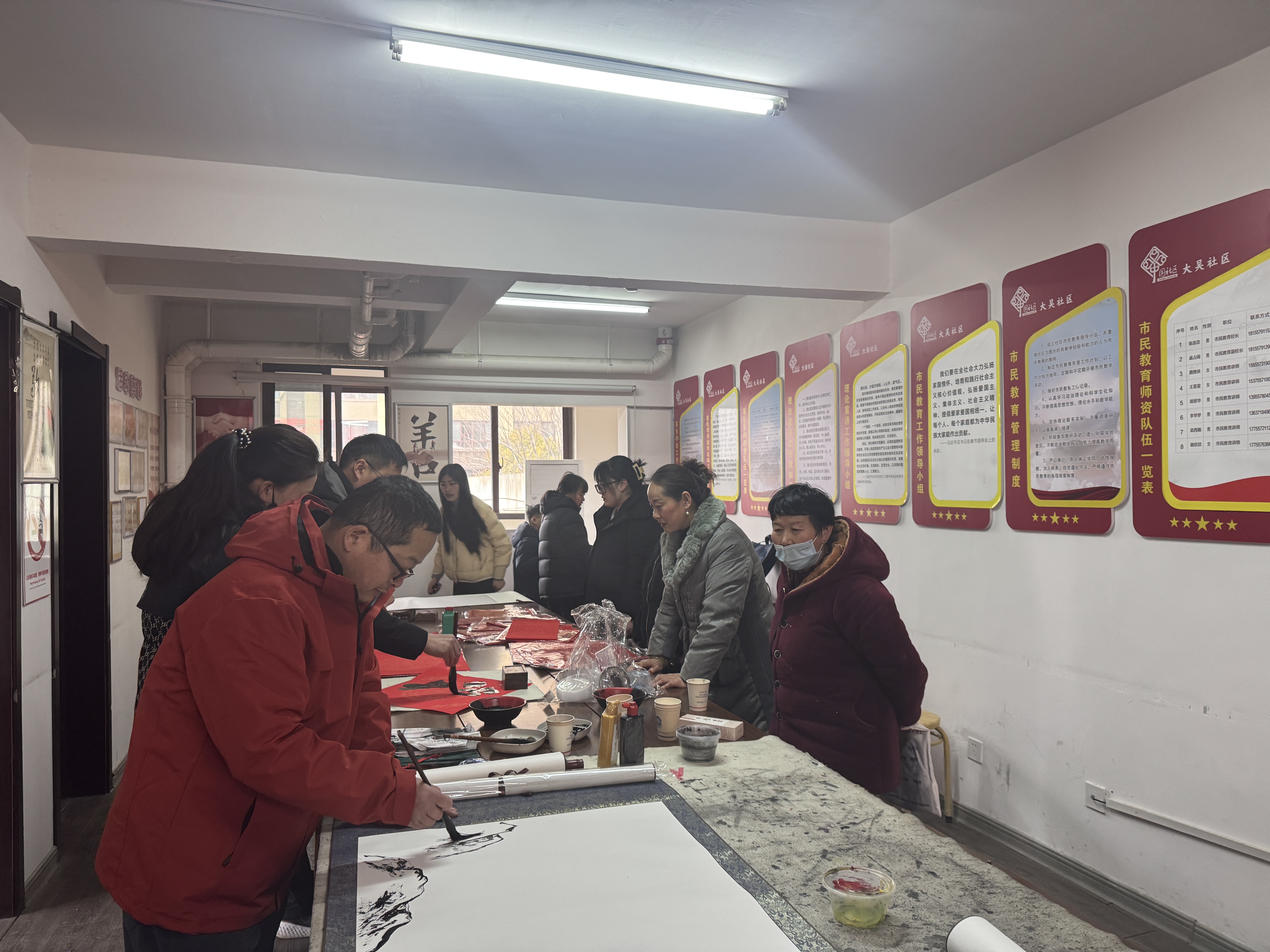 墨香迎新春 春联送福暖民心——大吴社区开展春节写联送祝福活动