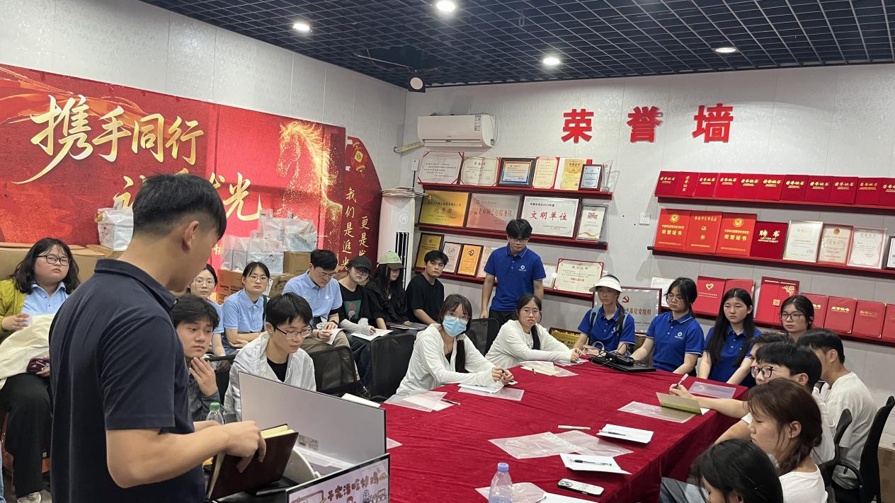 退役不褪色！十余载公益逐光，万锦硕以热爱 守护初心
